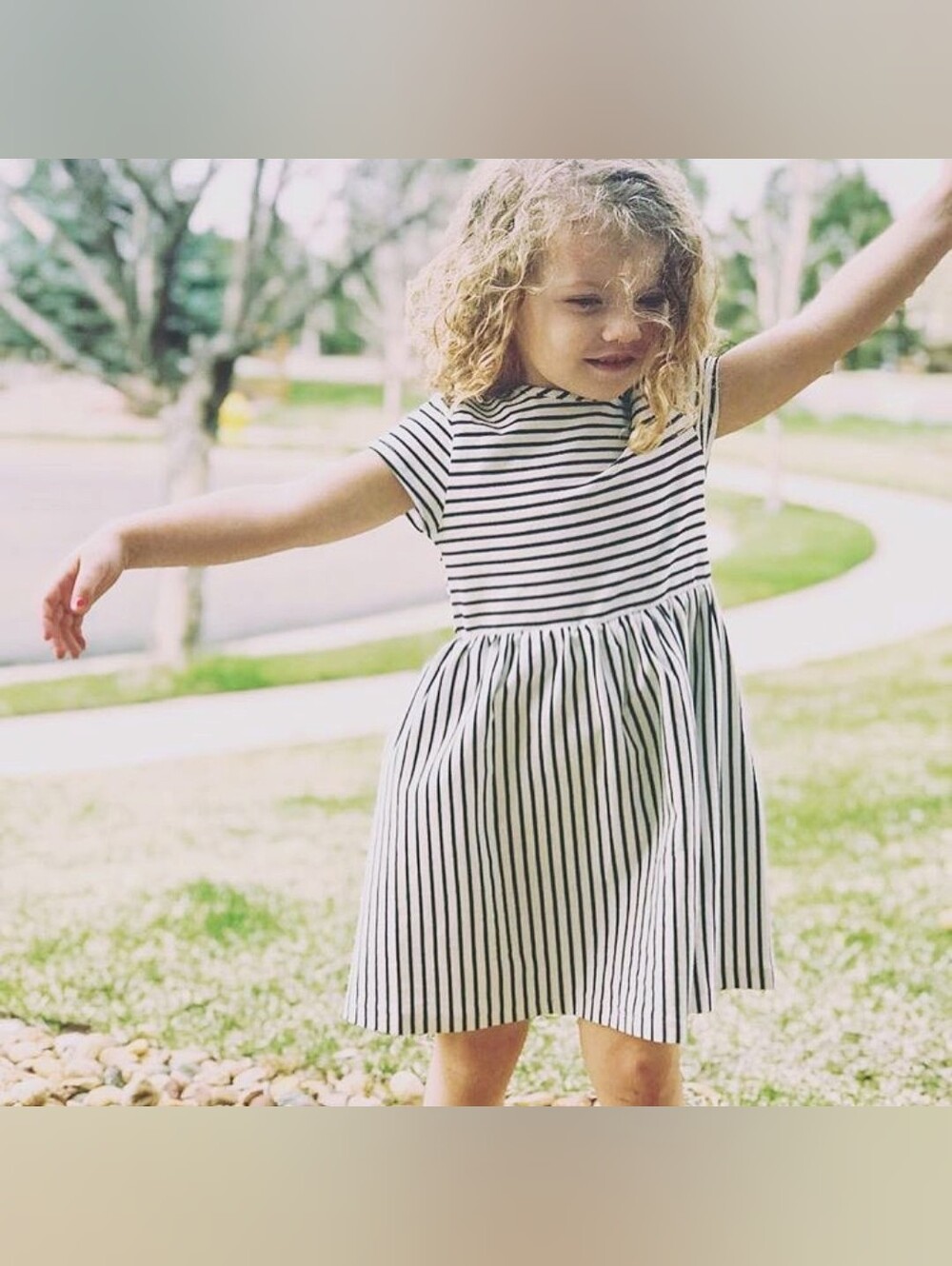 Girls' Black & White Striped Short-Sleeve Casual Dress